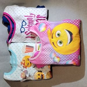 Three two pieces pajamas sets size 7/8 Emoji & Harry Potter